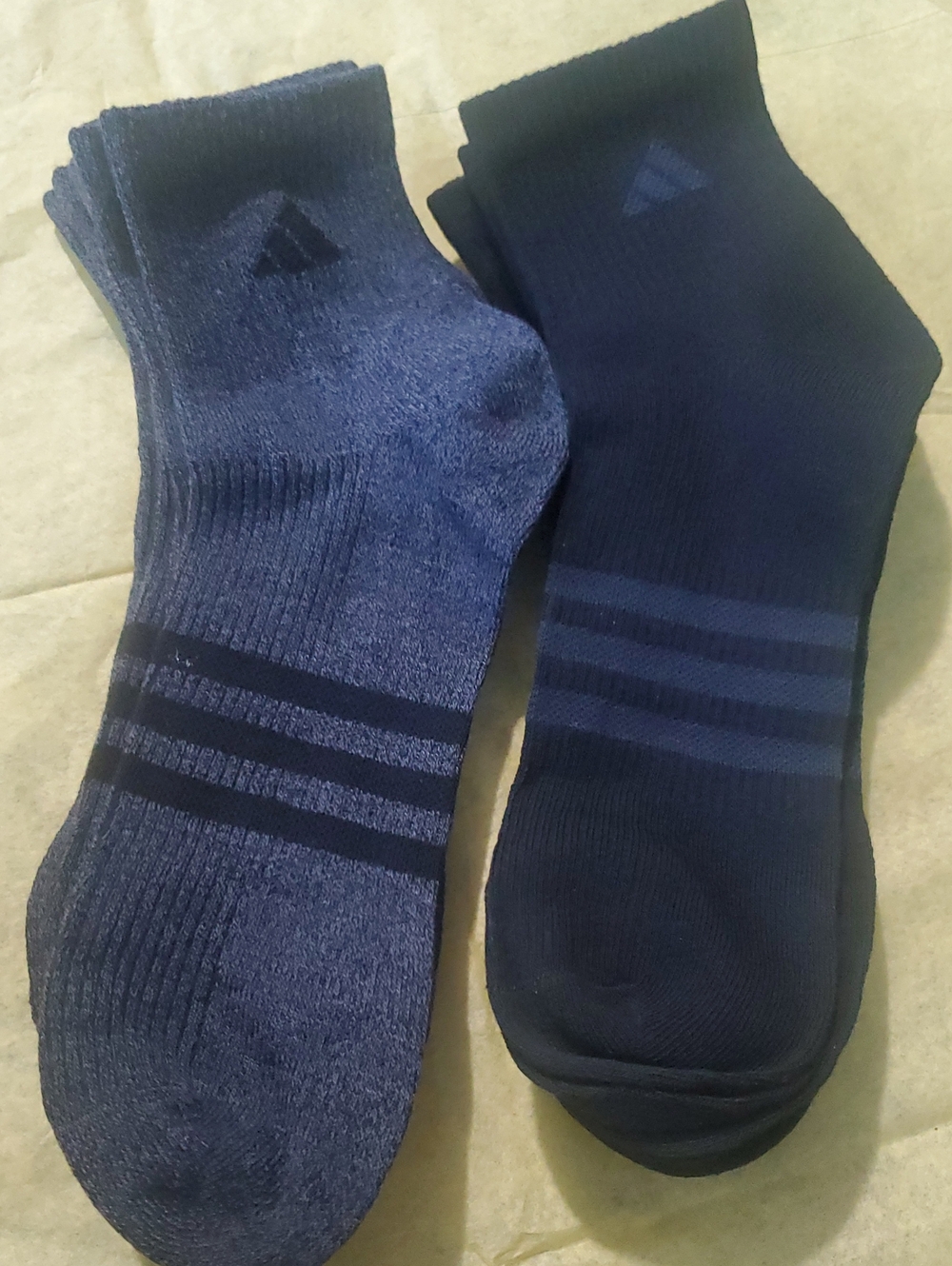 adidas Men’s 6-Pack Athletic Ankle Socks in Black & Dark Gray